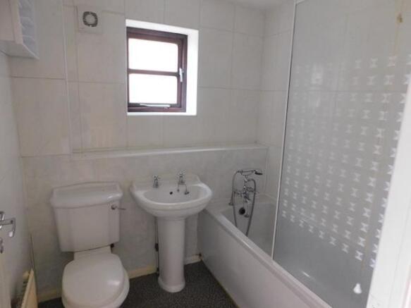24 Chapel Street Bathroom