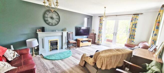 3 bed Link Detached House for sale Image 4