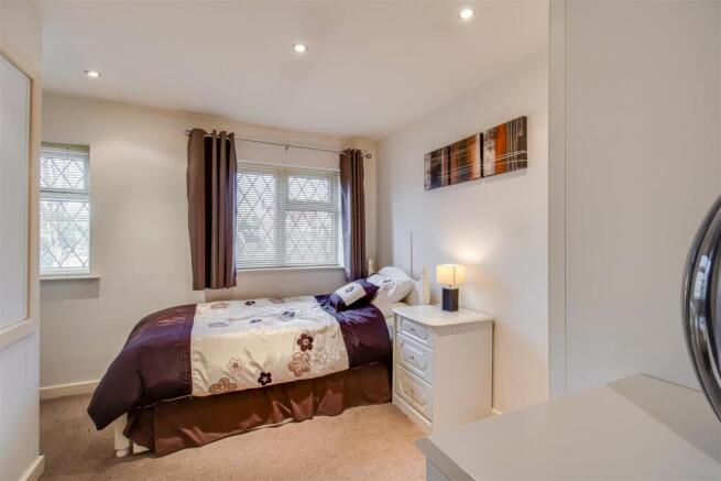 4 bed Detached for sale Image 11