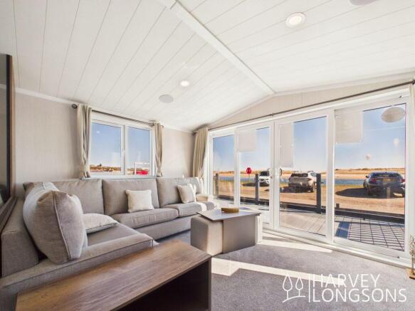wift Faygate Living Room with Patio Doors - Loss