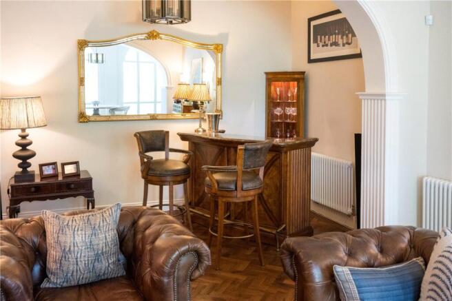 4 bed House for sale Image 7