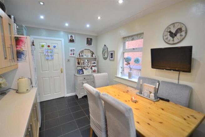 Dining kitchen