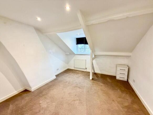 3 bed Terraced for sale Image 10