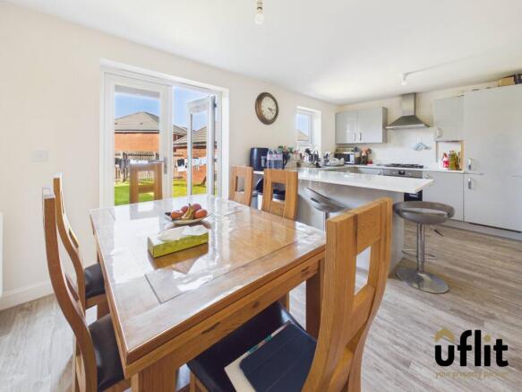 4 bed Detached for sale Image 4