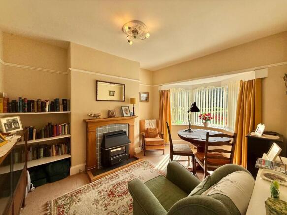 3 bed Semi-Detached for sale Image 2