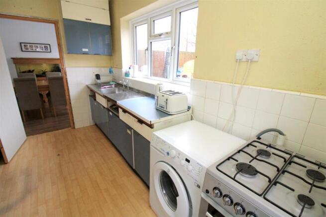 kitchen 2.JPG