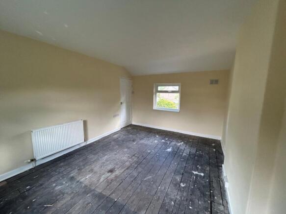 2 bed Semi-Detached to rent Image 9