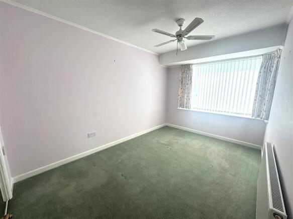 Bedroom 1 (1).JPG