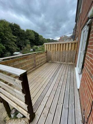3 bed House to rent Image 8