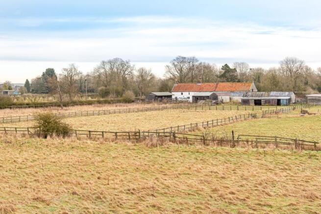 PADDOCKS