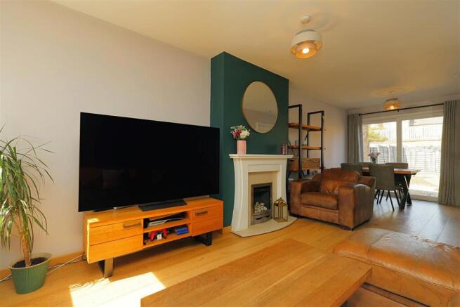 3 bed Terraced for sale Image 6