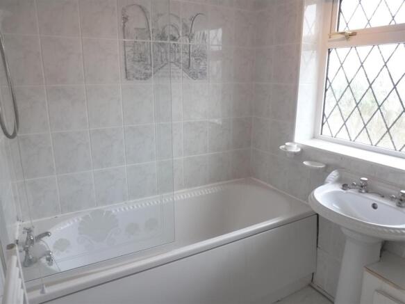 BATHROOM/WC
