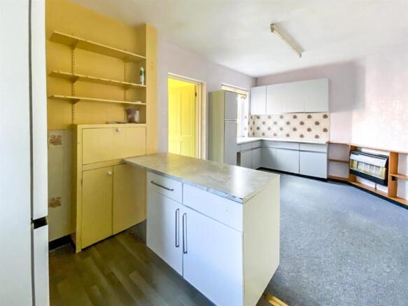 Kitchen/ Dining