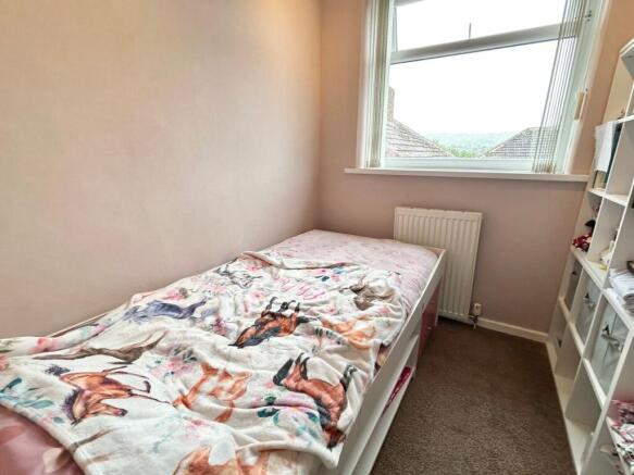 4 bed Semi-Detached for sale Image 9