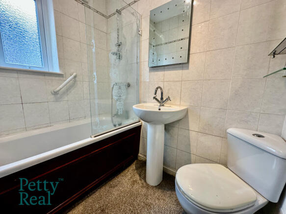 2 bed Semi-Detached Bungalow for sale Image 6