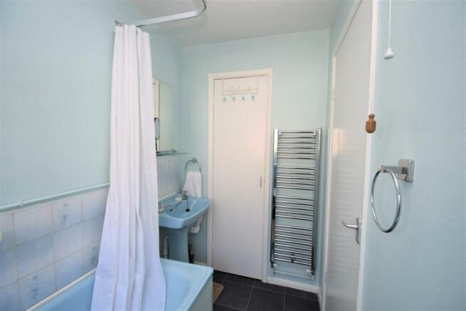 Bathroom.jpg