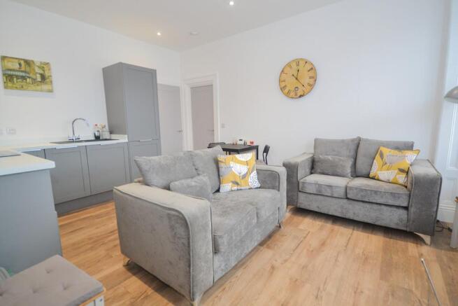 2 bed Apartment for sale Image 4