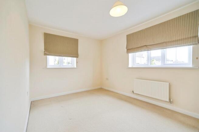 4 bed Detached for sale Image 12
