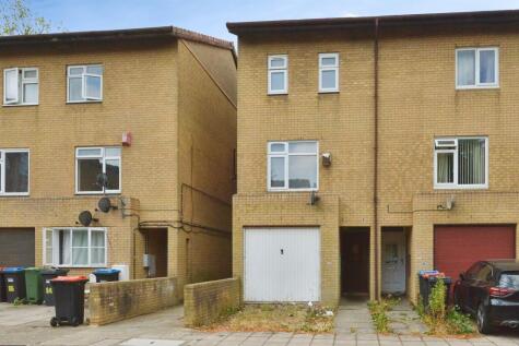 Mullion Place, Fishermead, Milton Keynes
