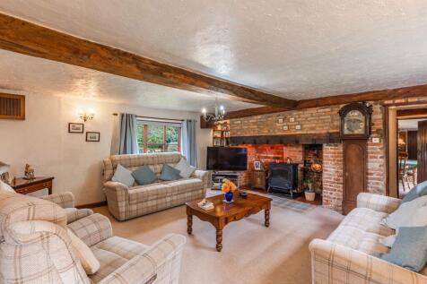 Handsome Thatched Farmhouse in Merton