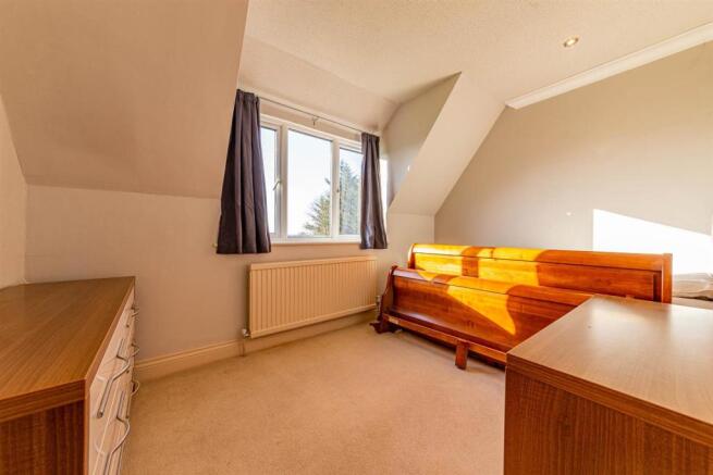 BEDROOM 4:
