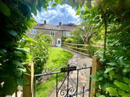 7 Alverton, The Green, Fairford GL7 4HU