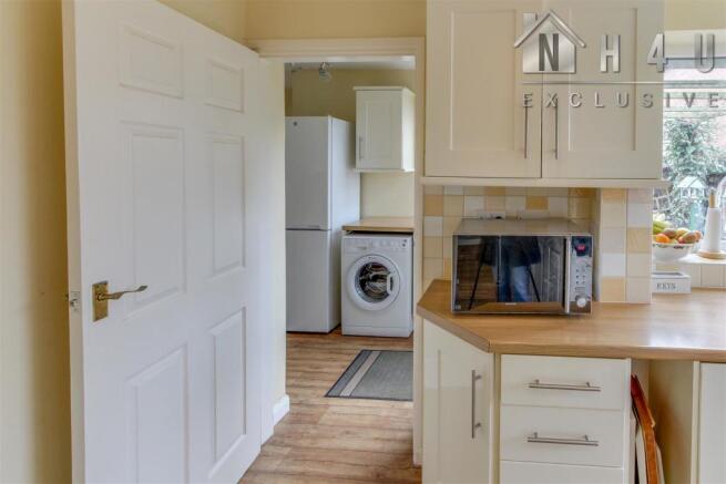 KITCHEN: