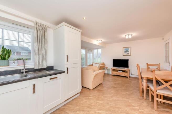 Kitchen / dining room