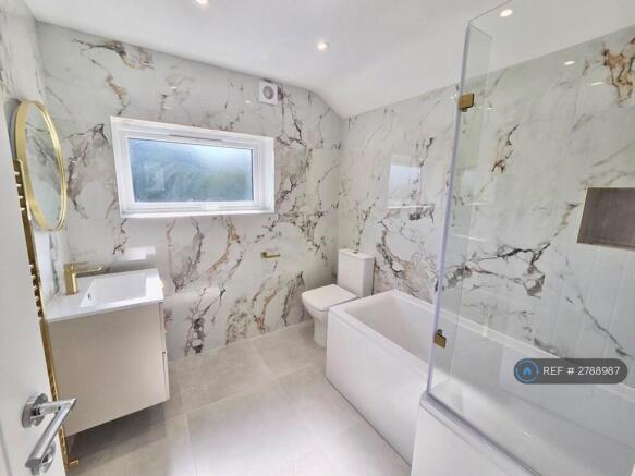 3 bed Detached to rent Image 7