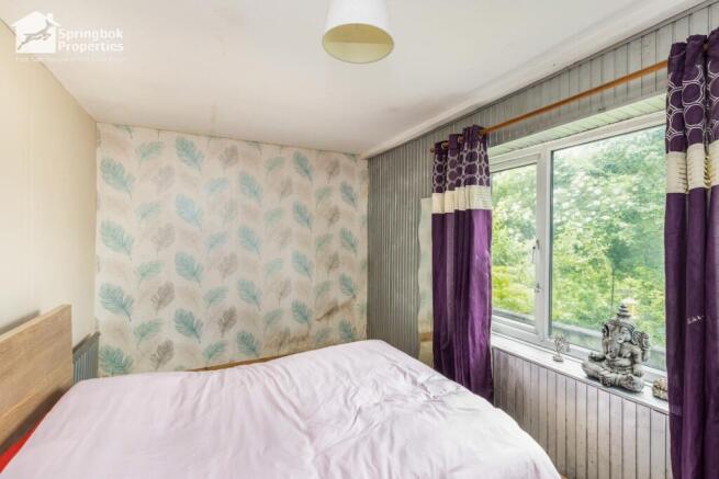 4 bed Link Detached House for sale Image 10