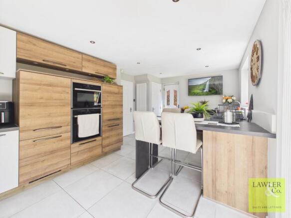 Kingsbridge Drive, Dukinfield, Greater Manchester, SK16 4HF photo 4