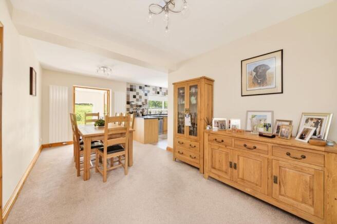 4 bed Detached for sale Image 7