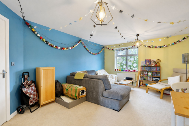 2 bed Flat for sale Image 4