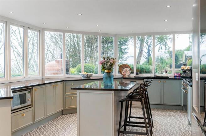 4 bed Character Property for sale Image 12
