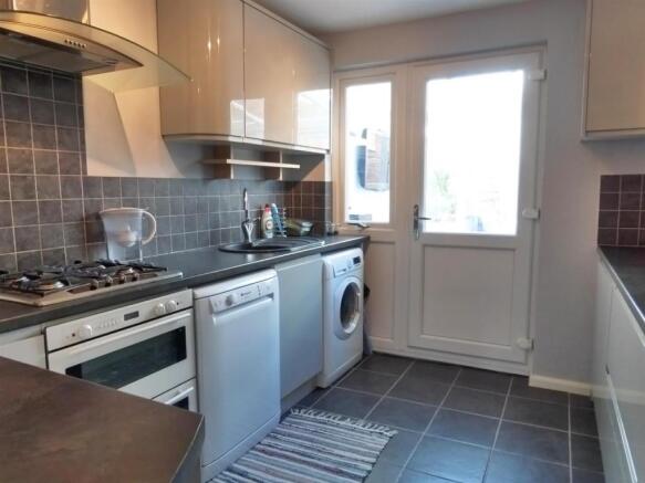 KITCHEN NEW.jpg