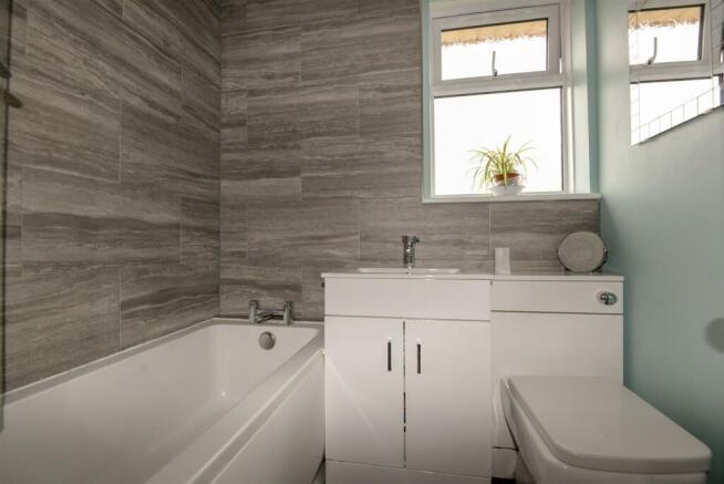 Bathroom 1.jpg