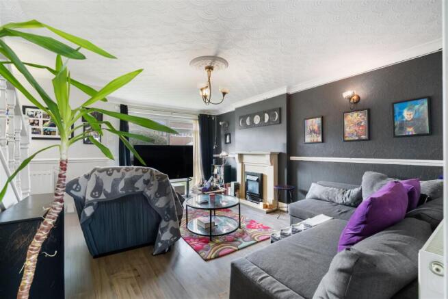 Living Room3.jpg