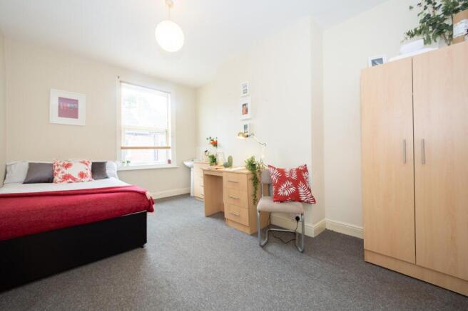 7 bed House Share to rent Image 12