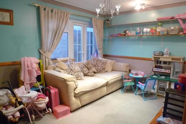 dining room/bed 5