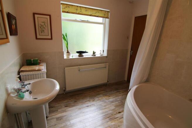 Bathroom.JPG
