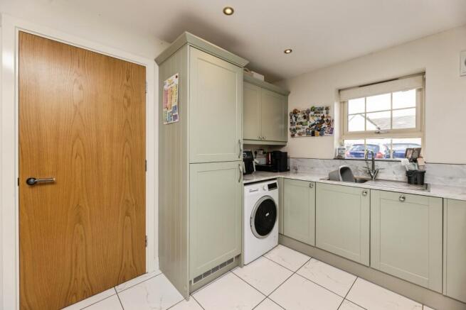 3 bed Semi-Detached for sale Image 4