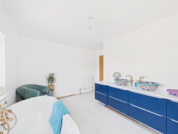3 bed Detached for sale Image 8