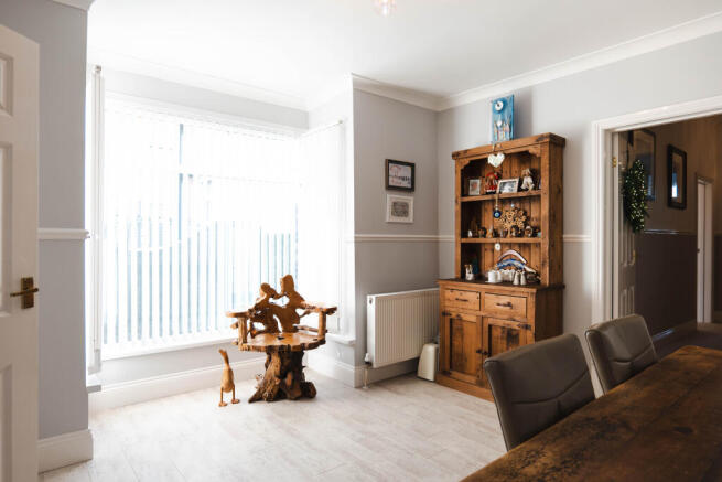 4 bed Semi-Detached for sale Image 5