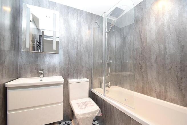2 bed Apartment to rent Image 8