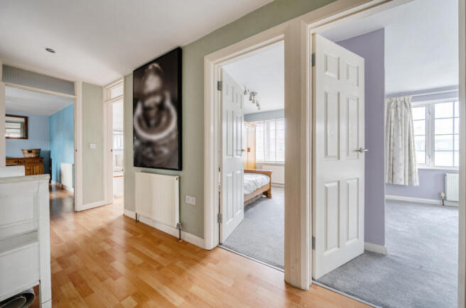 1383805-10-693c0b...