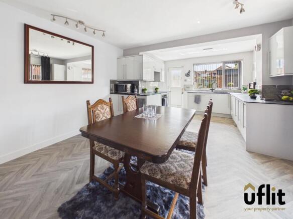 3 bed Semi-Detached for sale Image 8