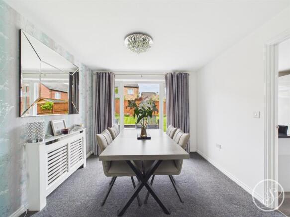 4 bed Detached for sale Image 3