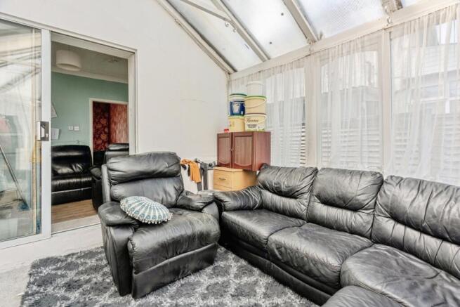 3 bed Semi-Detached for sale Image 6
