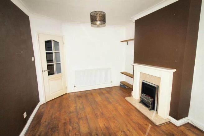 Living room 2.jpg