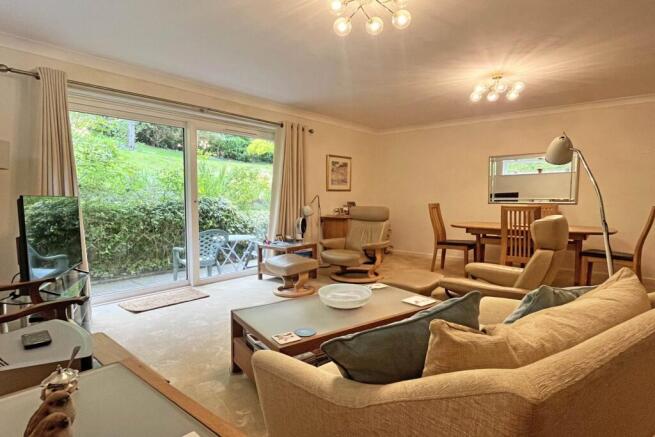 Silverdale Road, Eastbourne, BN20 7EU photo 2